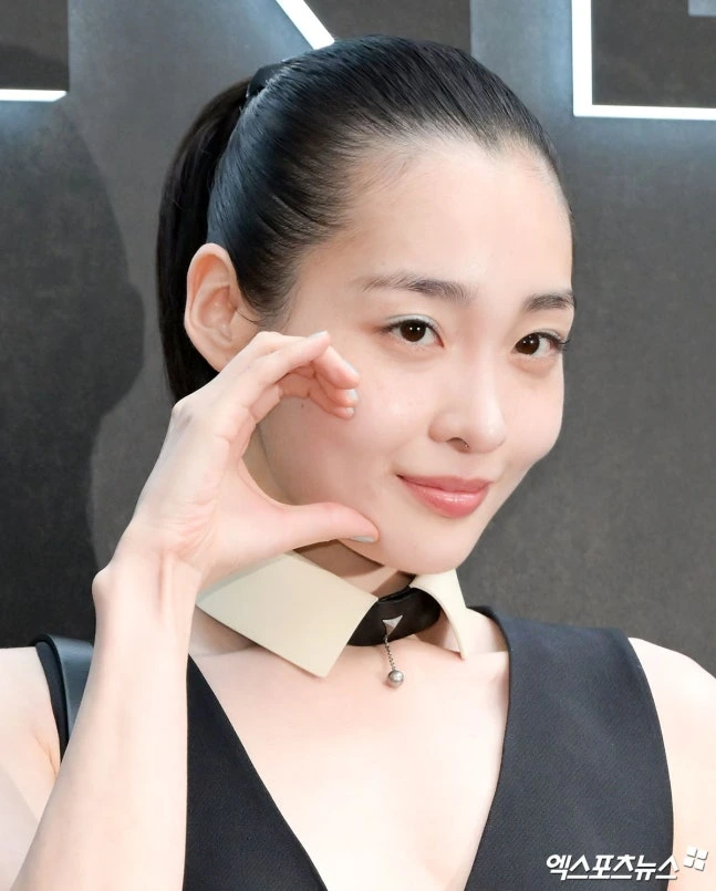 배우 김민하, 17kg 감량과 연기 열정: '뼈말라' 논란 속 프로페셔널리즘 조명